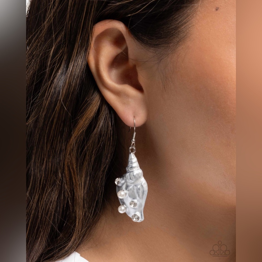 Paparazzi Silver Seashell Earrings